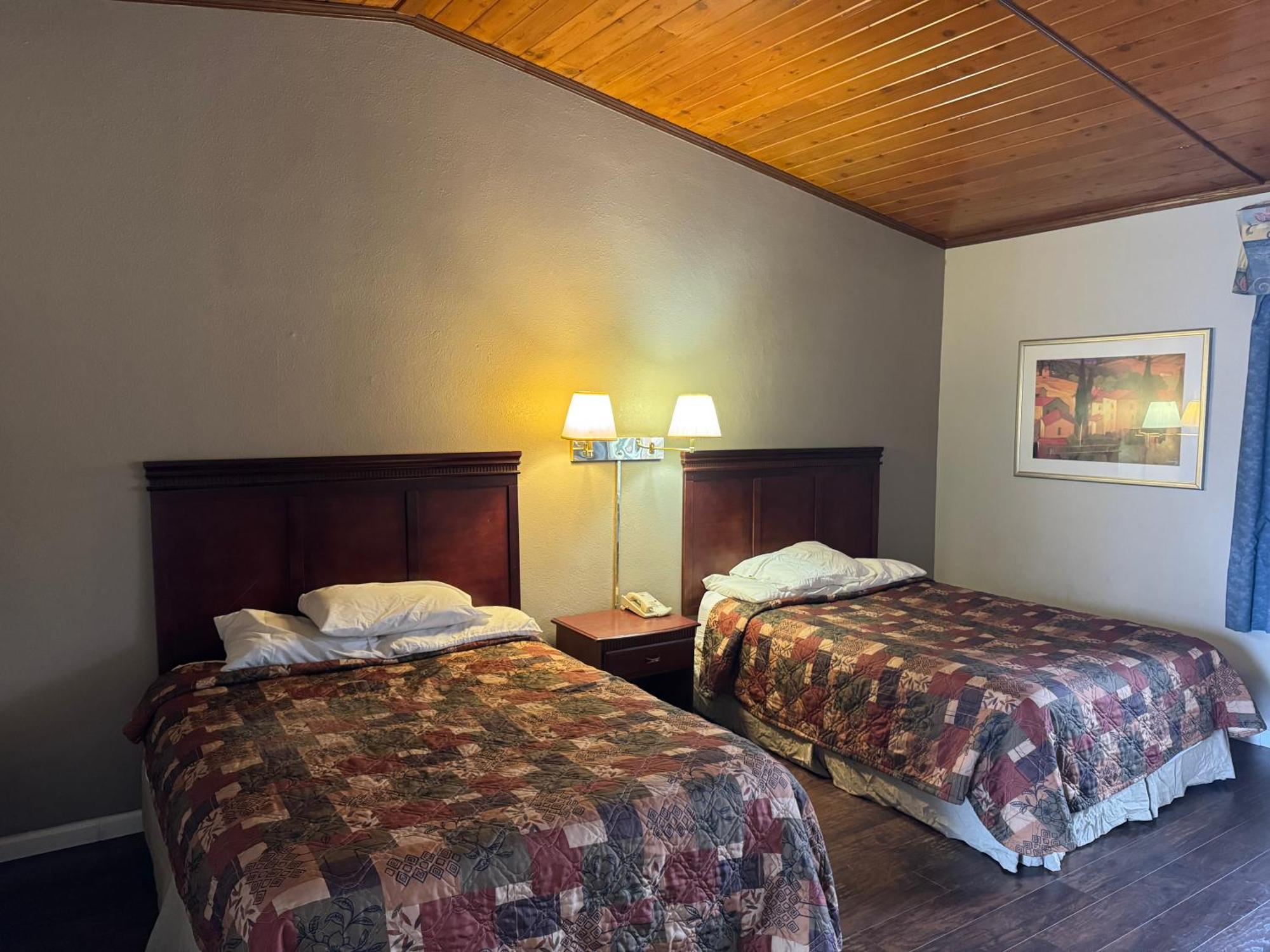 Town & Country Motel Clinton Экстерьер фото