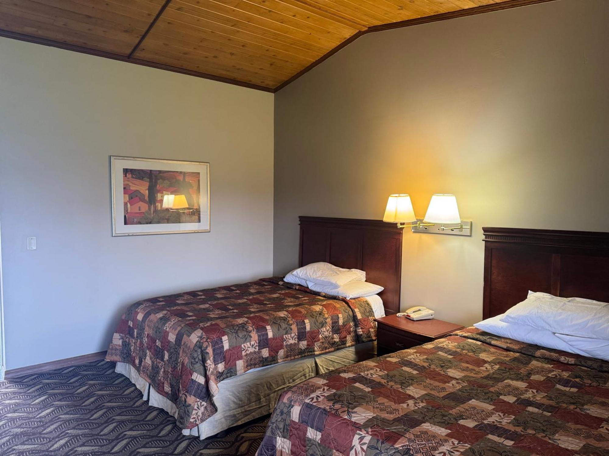 Town & Country Motel Clinton Экстерьер фото